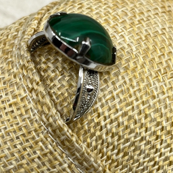 Vintage Sterling Silver Green Malachite Ring, Prong-Set Oval, Size 7 - Picture 5 of 13